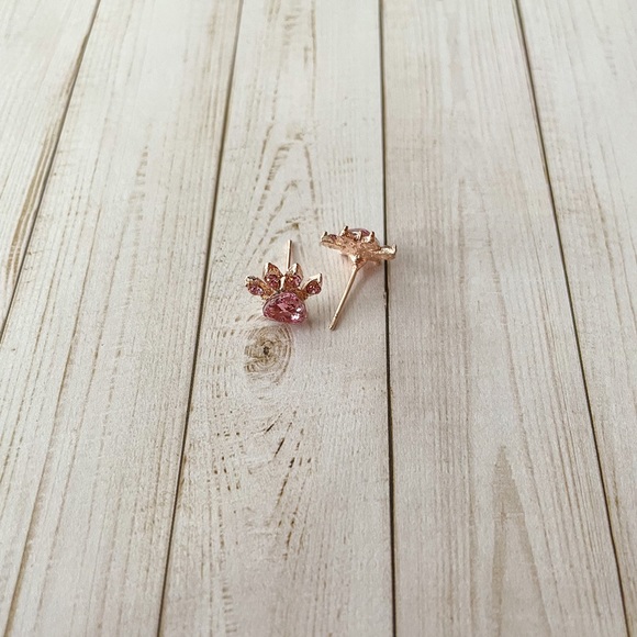 🖤 Dainty Pink Paw Gem Studs - Picture 3 of 6